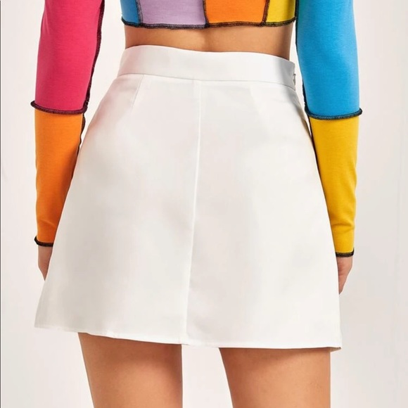 Pleated skirt - Picture 2 of 3